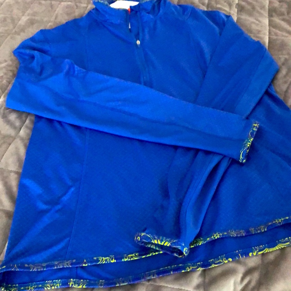 Women’s active long sleeve top